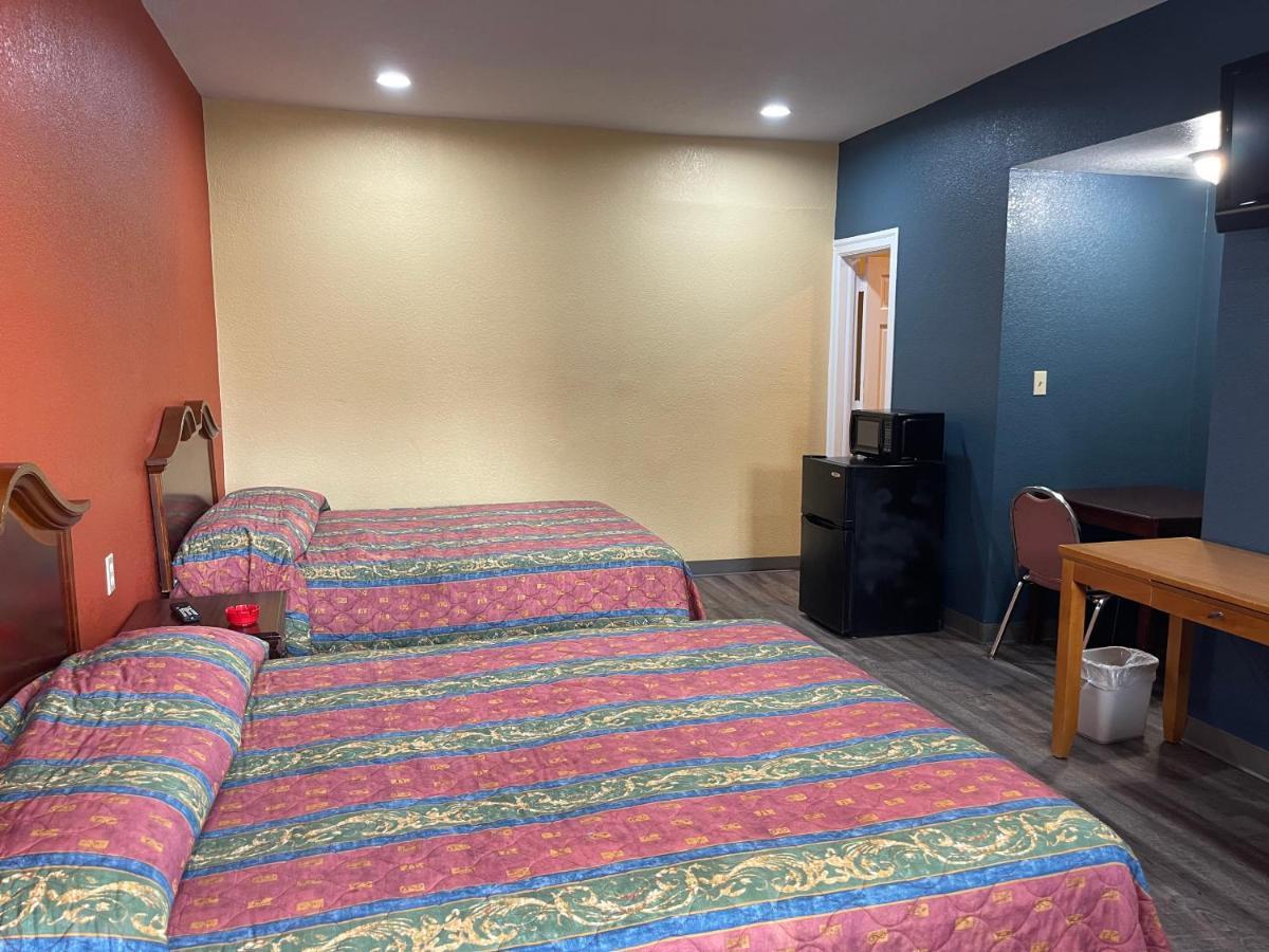Kenwood Court Motel Уилсон Экстерьер фото