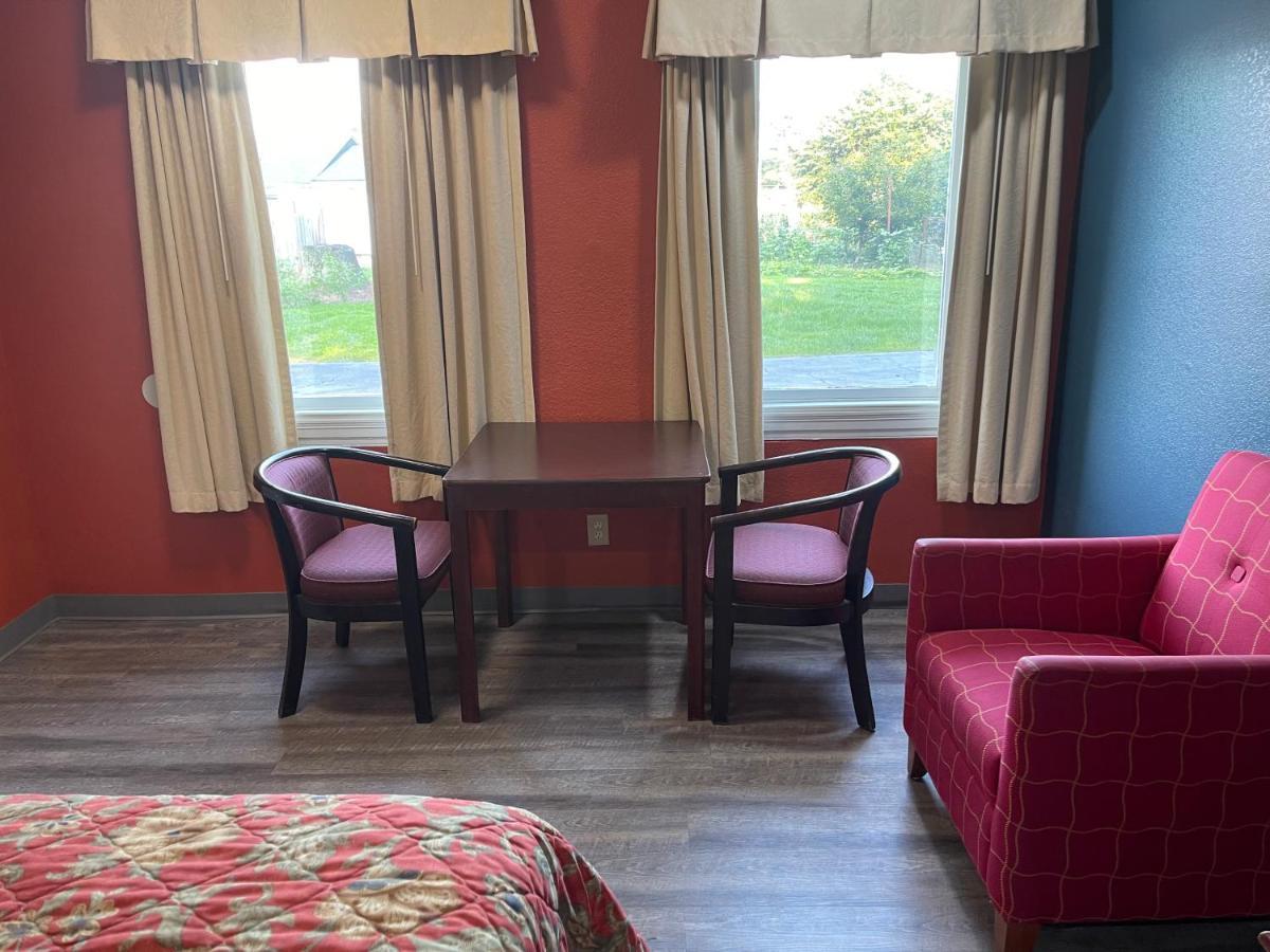 Kenwood Court Motel Уилсон Экстерьер фото