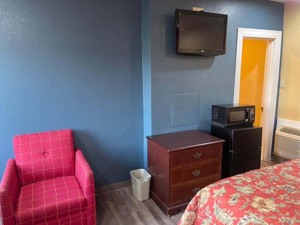 Kenwood Court Motel Уилсон Экстерьер фото
